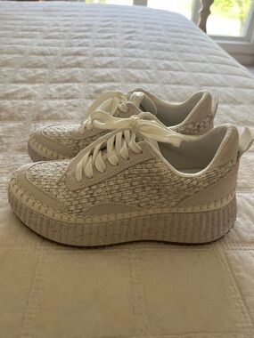 Universal Thread Cream Woven Platform Lace-Up Sneakers